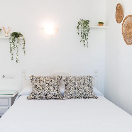 Hostal Restaurante La Giralda ロタ エクステリア 写真