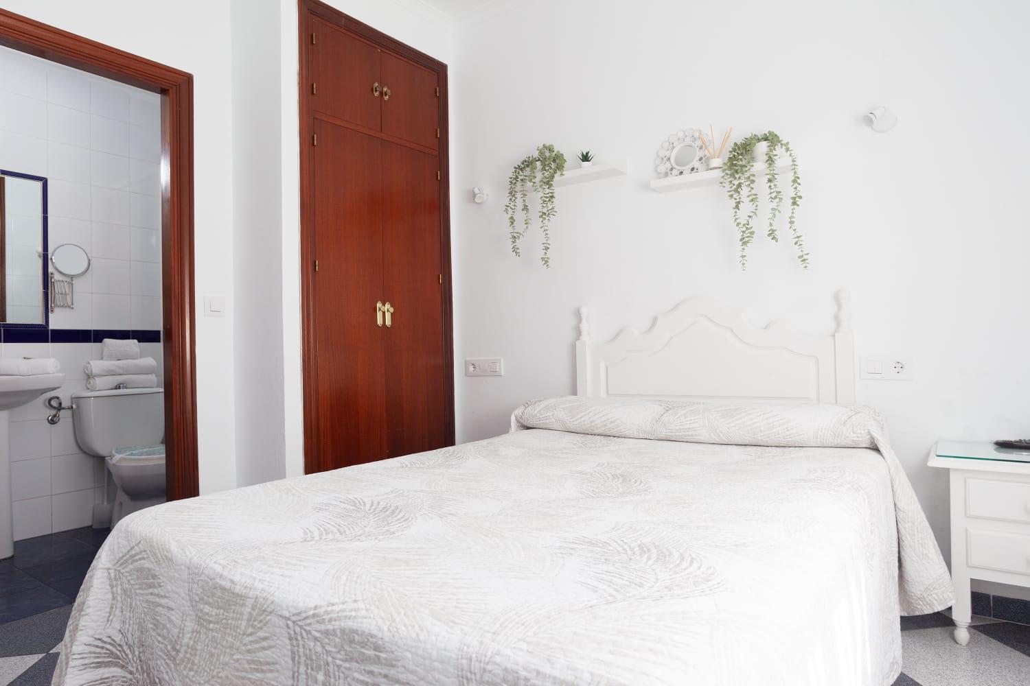 Hostal Restaurante La Giralda ロタ エクステリア 写真
