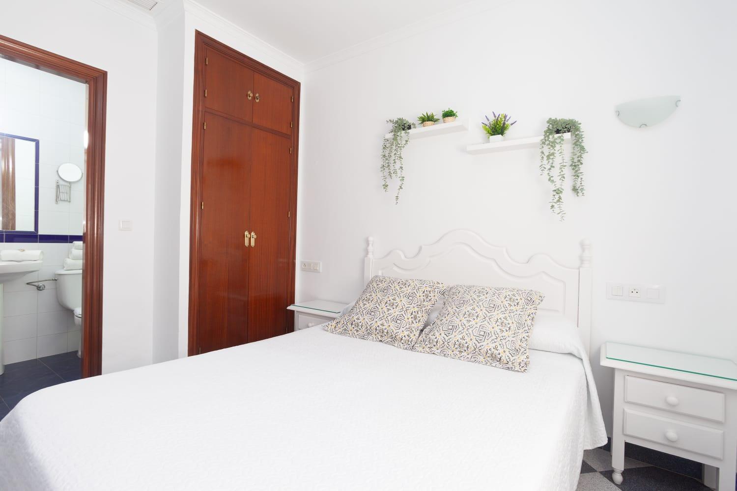Hostal Restaurante La Giralda ロタ エクステリア 写真